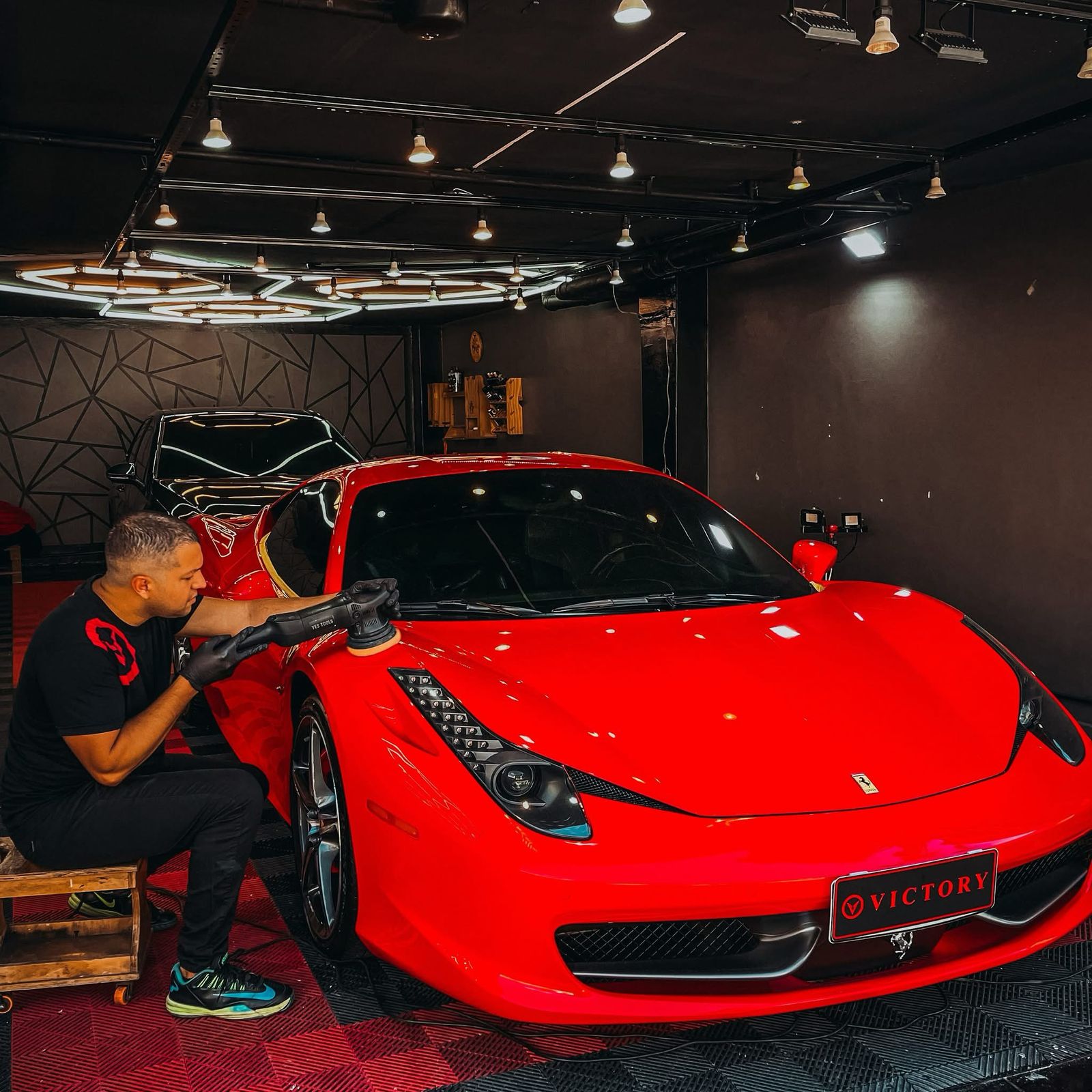 Aplicação de vitrificação nanocerâmica em Ferrari